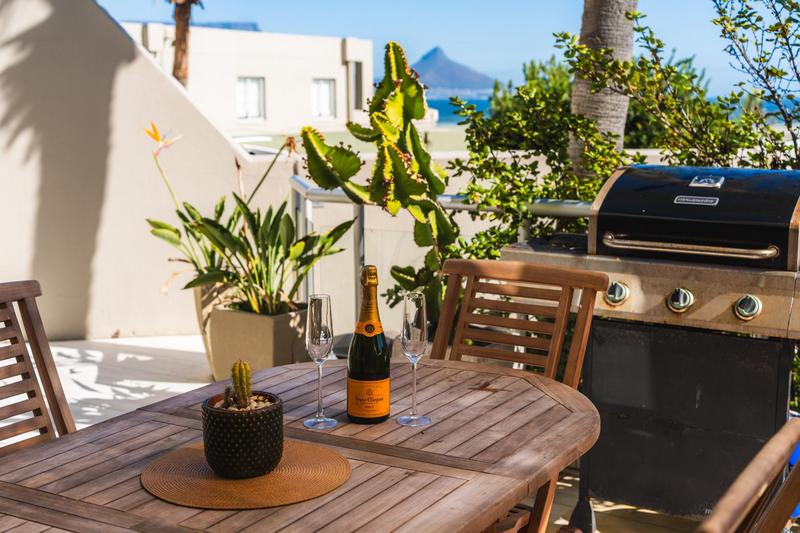 To Let 2 Bedroom Property for Rent in Dolphin Beach Western Cape